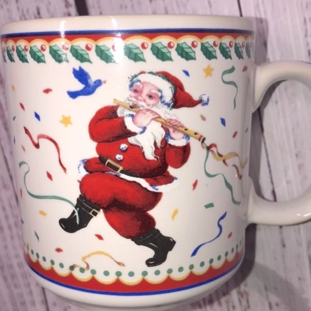 Vintage Santa Clause playing flute Christmas coffee mug